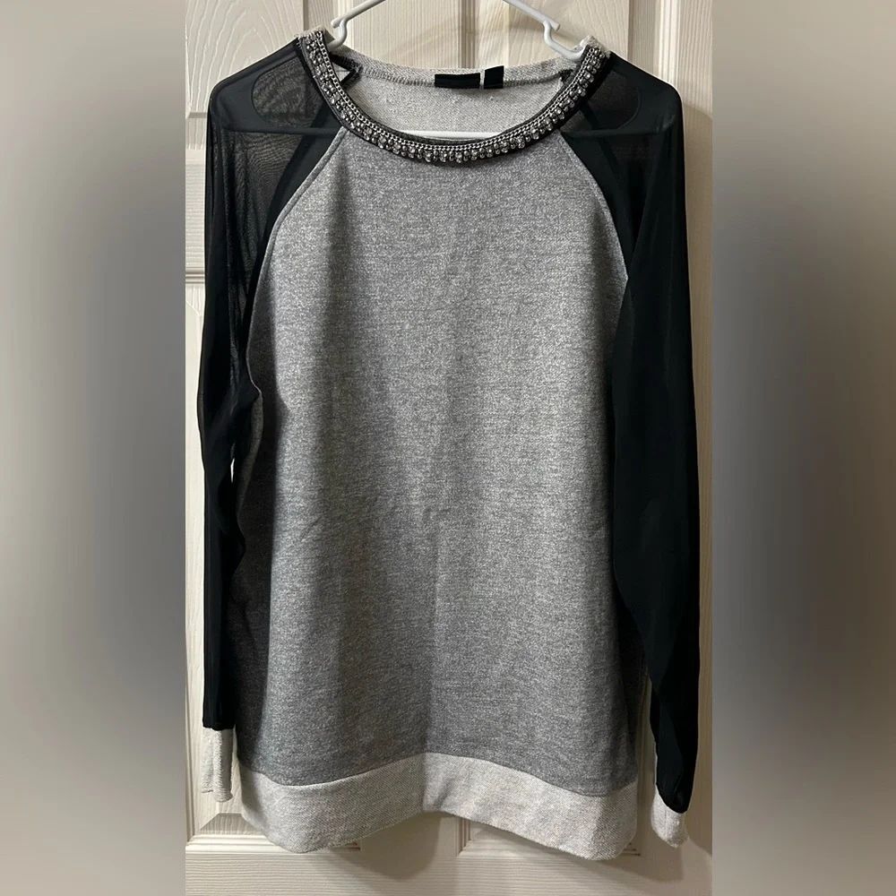 A.N.A Womens Pullover
Rhinestones Crew neck
Sweatshirt Gray Black Size XL